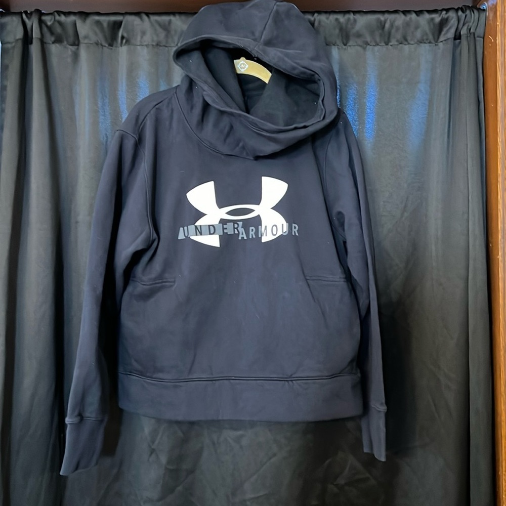 Woman’s Under Armour hoodie-Large